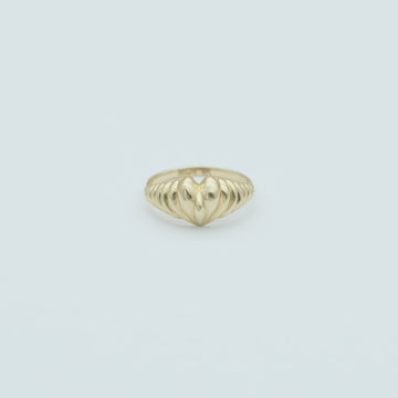 De massief gouden hart ring is een van onze meest speciale sieraden.