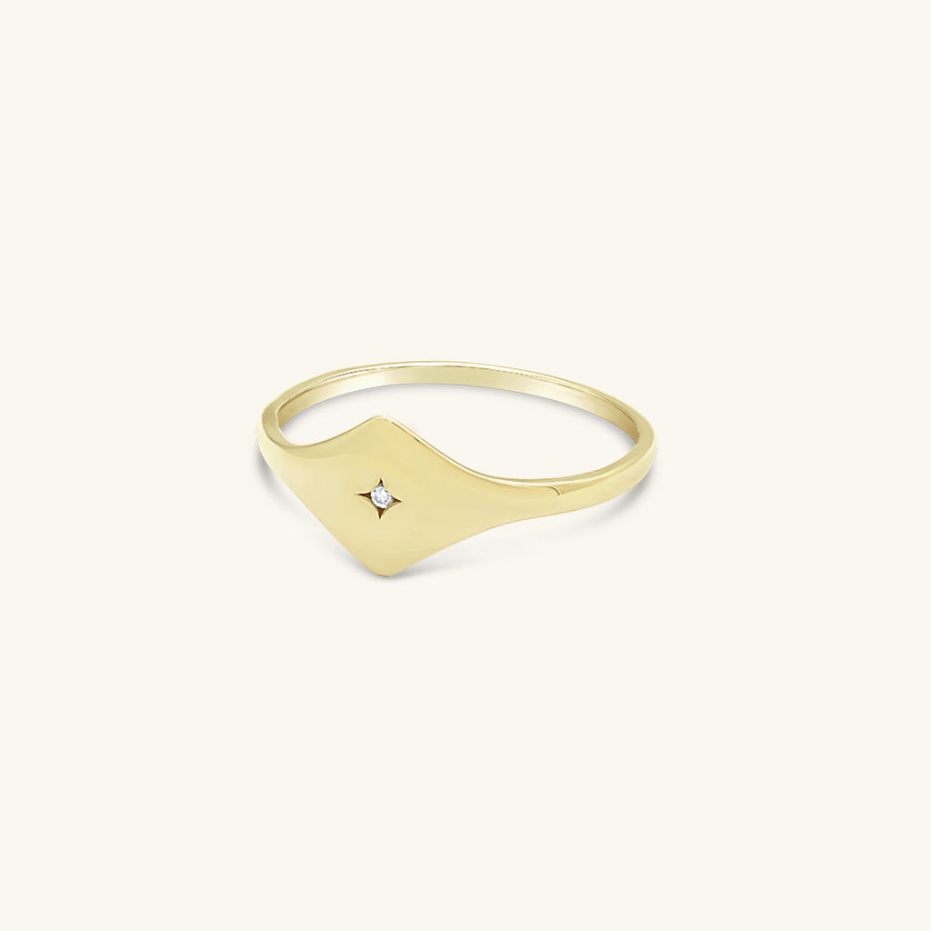 De MiJu Official gouden vintage diamant ring met een echte diamant in het midden van de ster.
