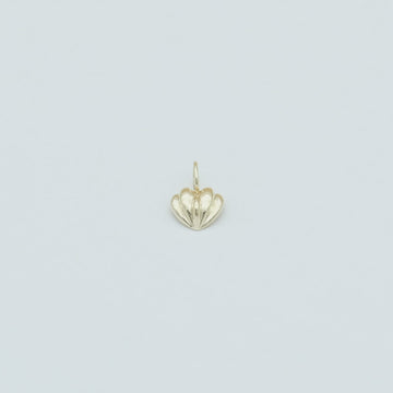 360 video van de MiJu Official massief gouden vintage hart ketting hanger.