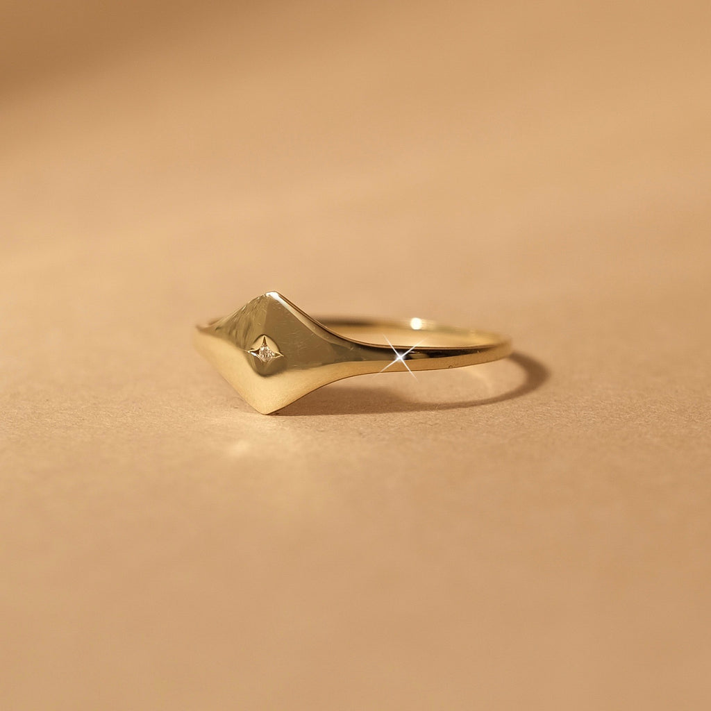 De MiJu Official gouden vintage diamanten ring.  